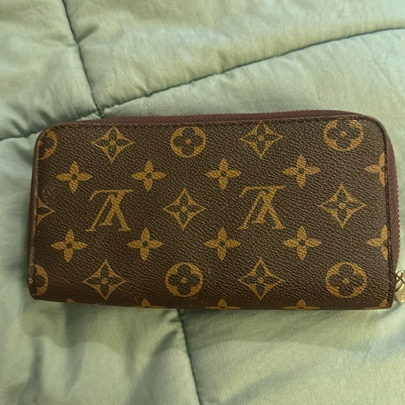 Louis Vuitton Clutch - Picture 1 of 4